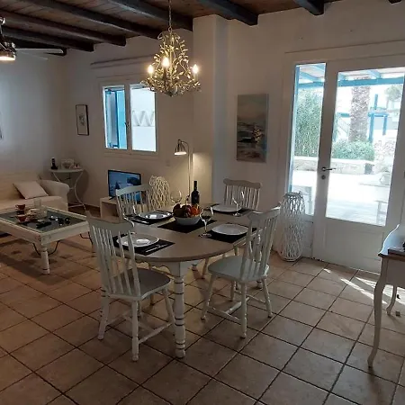 Mykonian House With Shared Pool * 오르노스