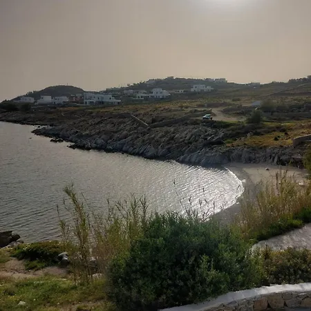 Mykonian House With Shared Pool 오르노스