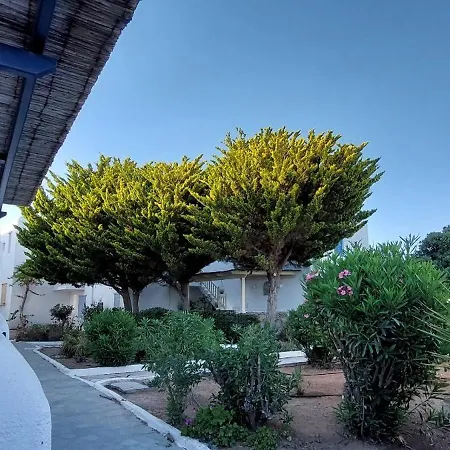 Mykonian House With Shared Pool * 오르노스